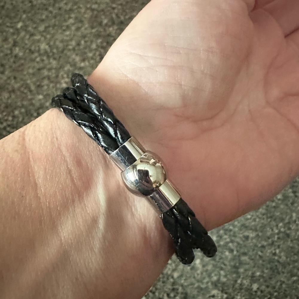Leather Triple Layer Magnetic Bracelet NWOT - Picture 3 of 5